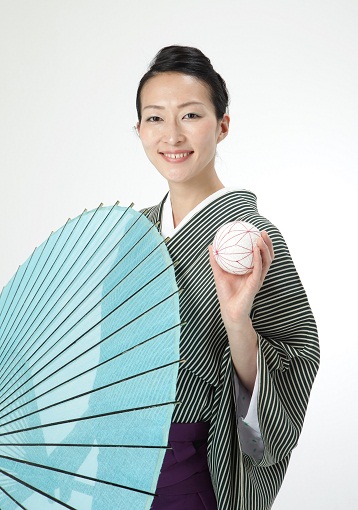 鏡味味千代 太神楽 和のパフォーマンス派遣 演奏家派遣・音楽家派遣ナビ musiciannavi